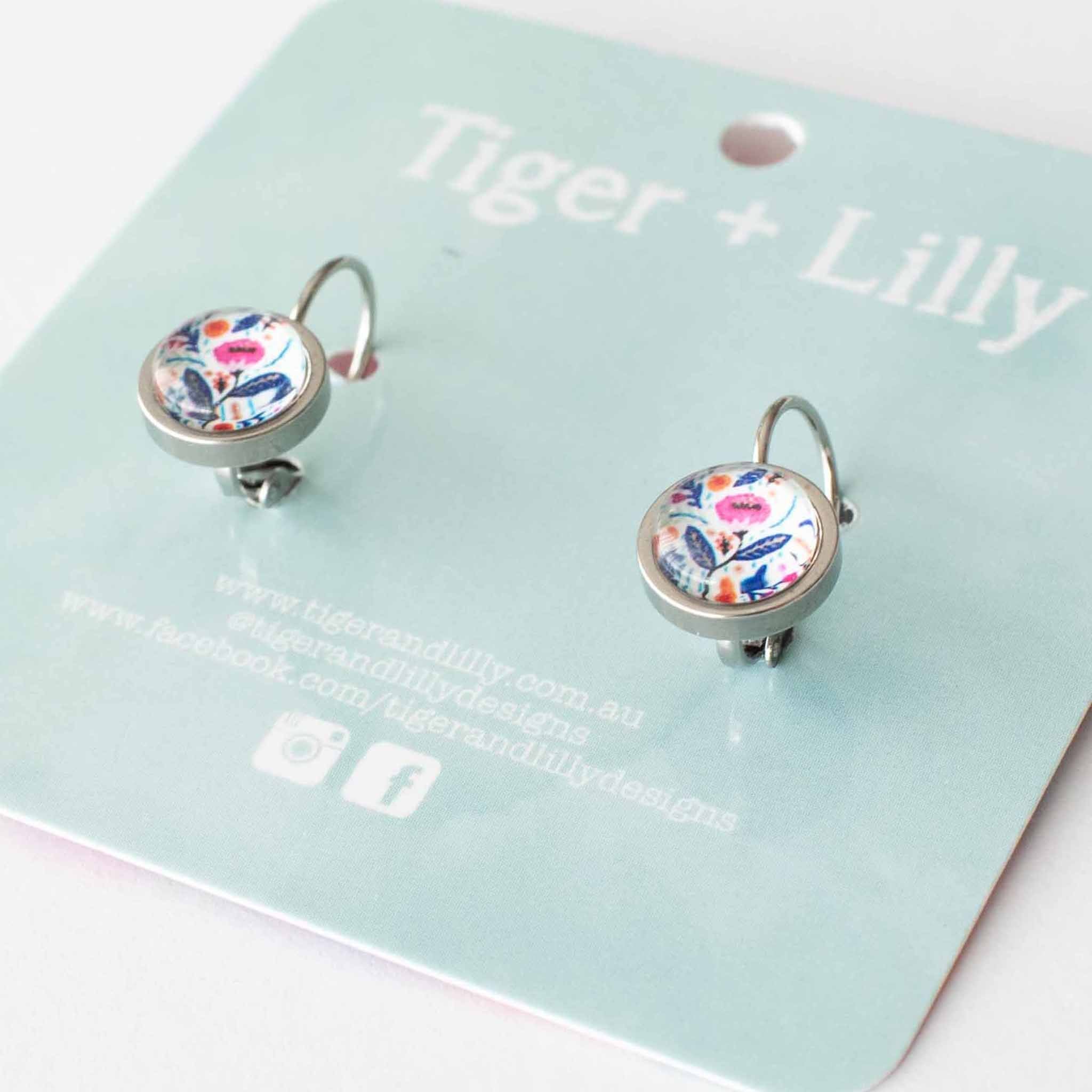 Tiger + Lilly - Pussytoes - Silver Dangles